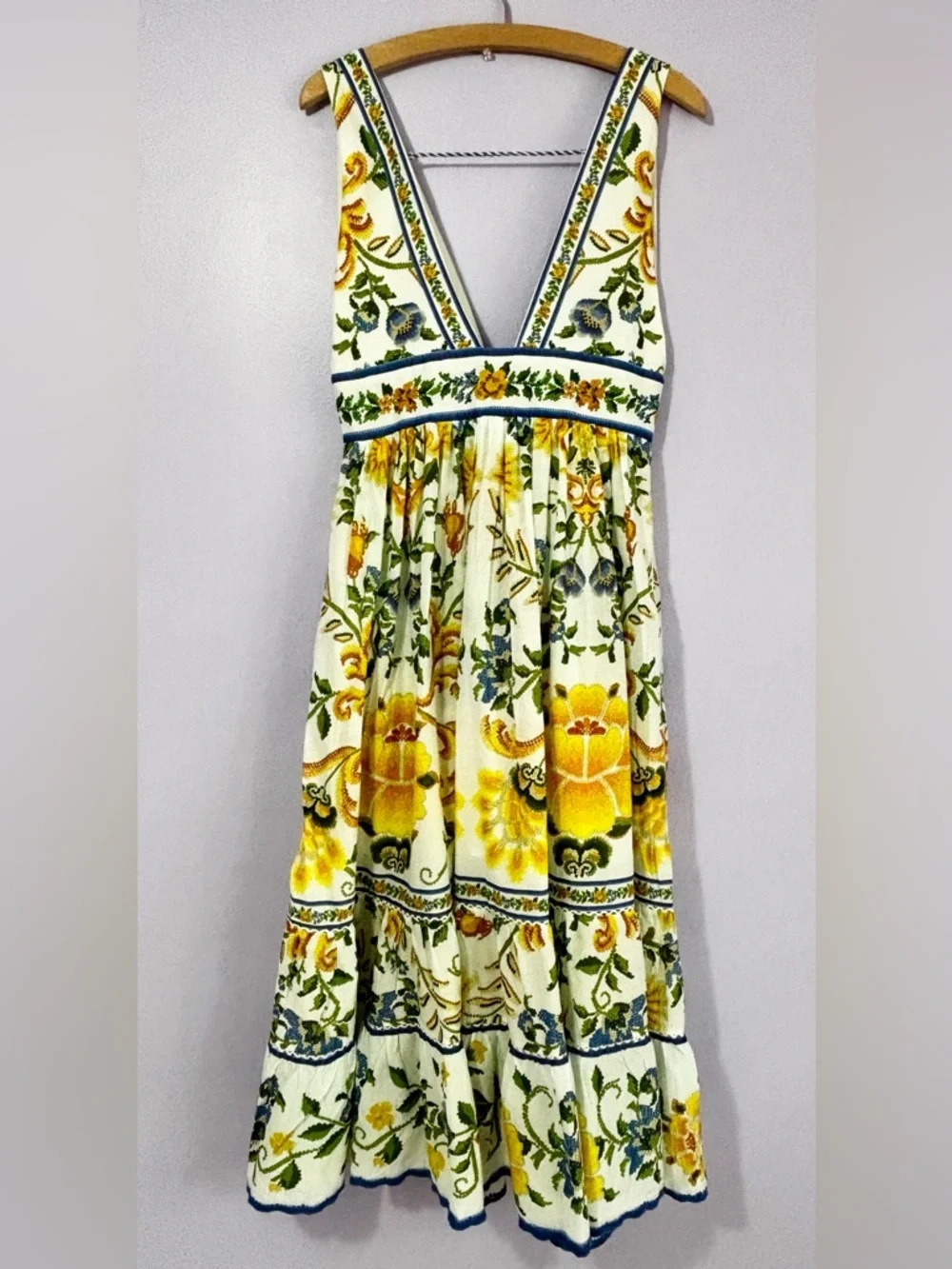 NWT FARM Rio Emily Tapestry Deep V-neck Floral Print Midi Dress SZ SMALL RV $260 - Picture 13 of 16